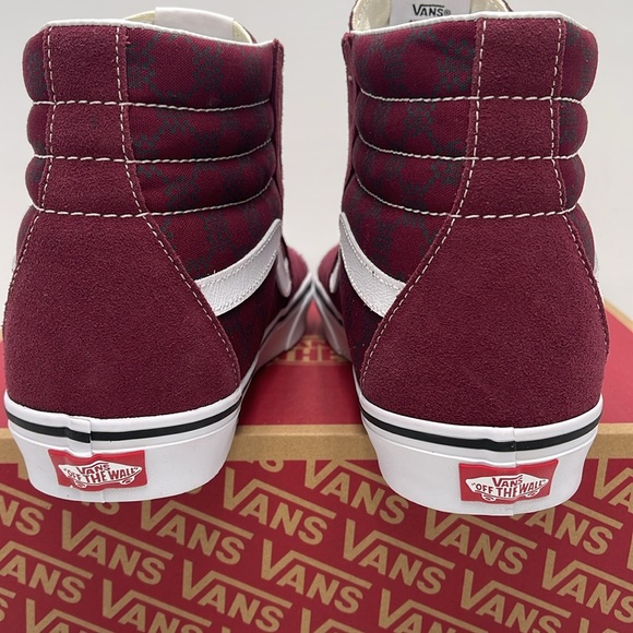 Vans Men’s Sk8-Hỉ
Monogram Port Royale
VN0005U94QU
Sneakers - Picture 13 of 16